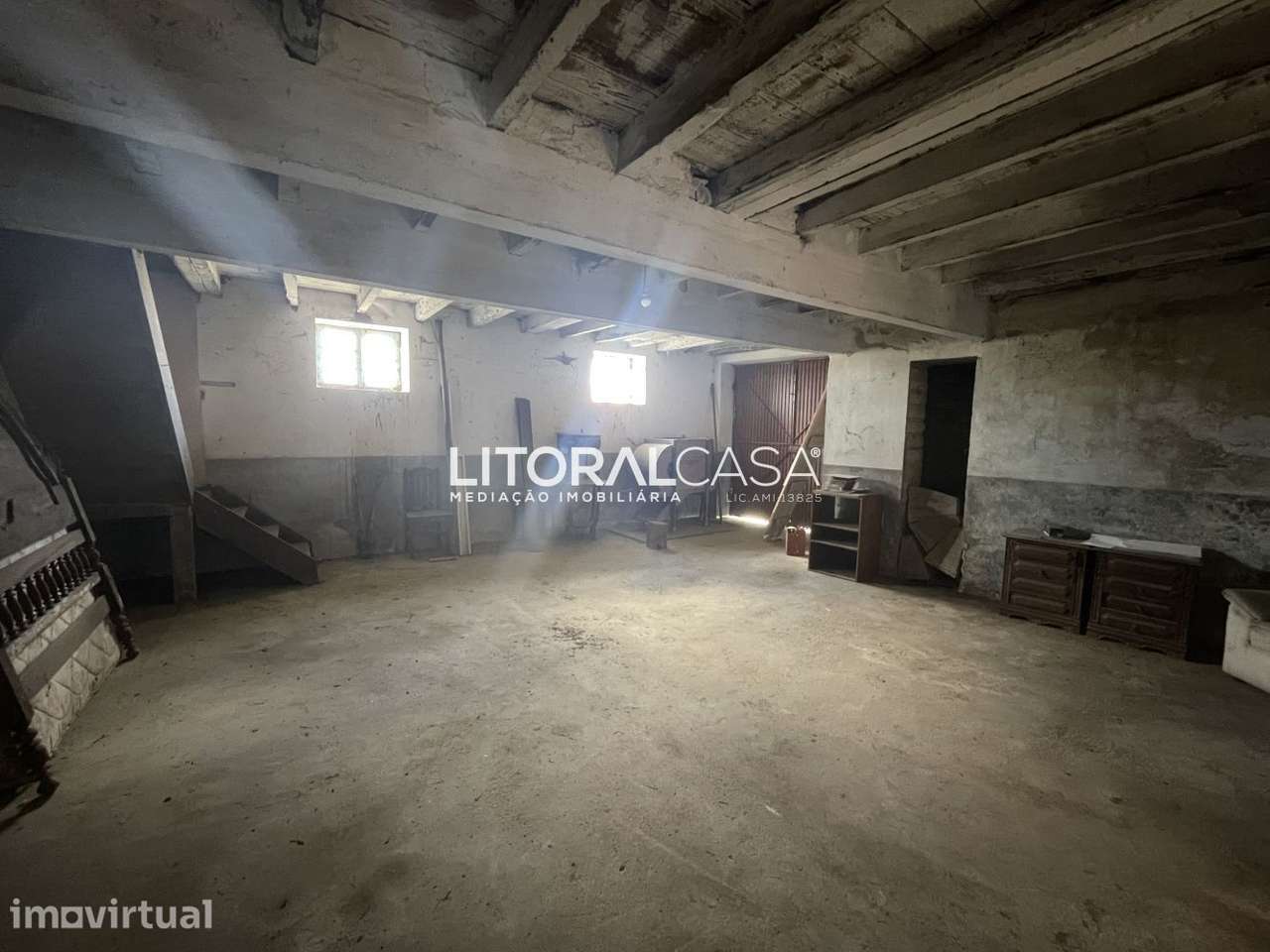 Moradia T3 para Recuperar com Terreno de 730 m² – A Poucos Minutos - Grande imagem: 4/18