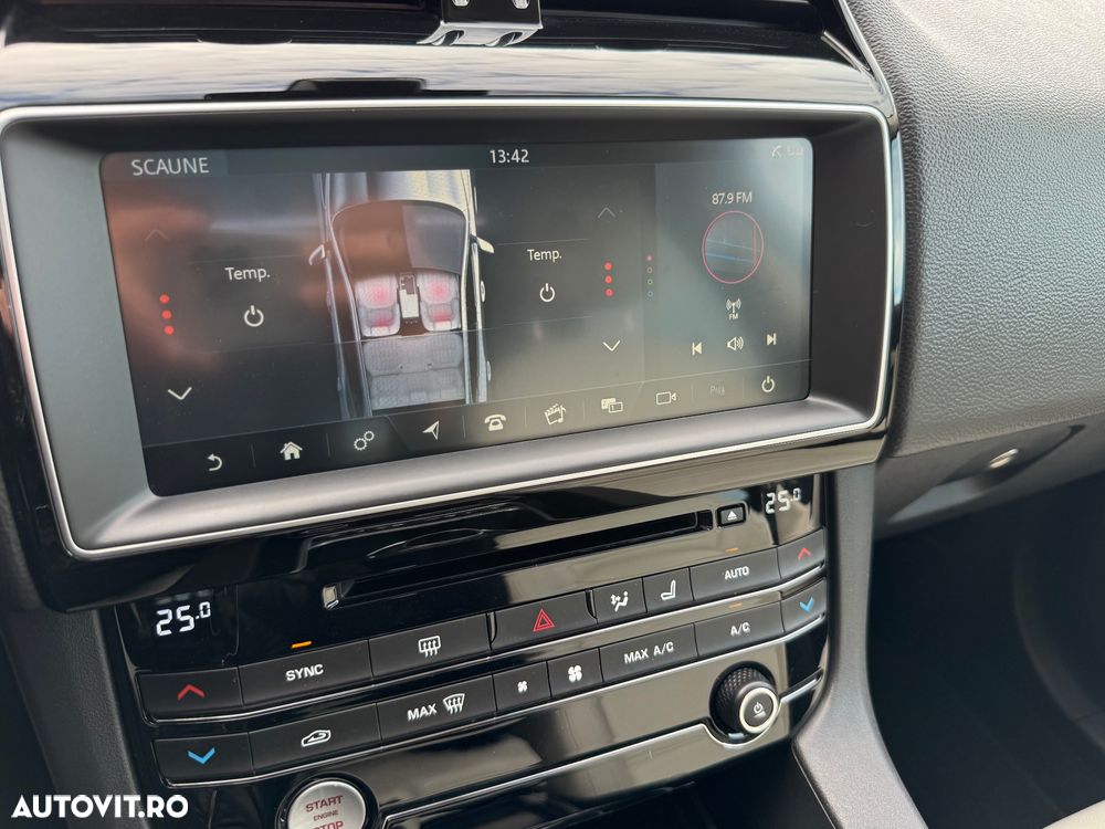 Jaguar F-Pace 20d AWD Aut. Prestige - 29