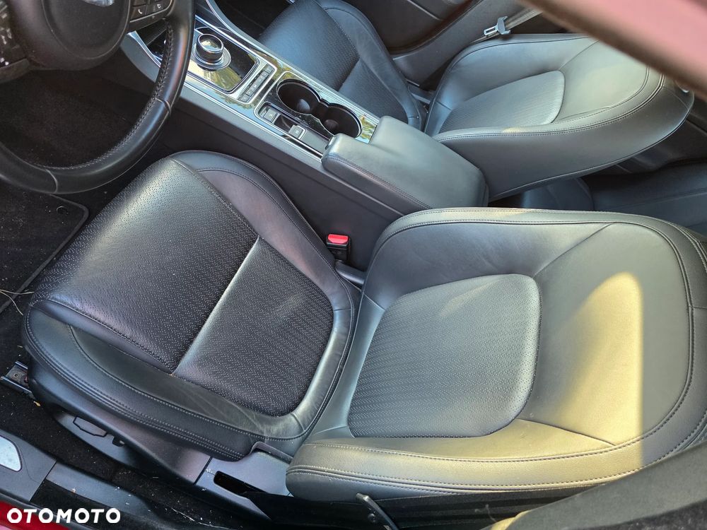 Jaguar XE E-Performance Prestige - 9