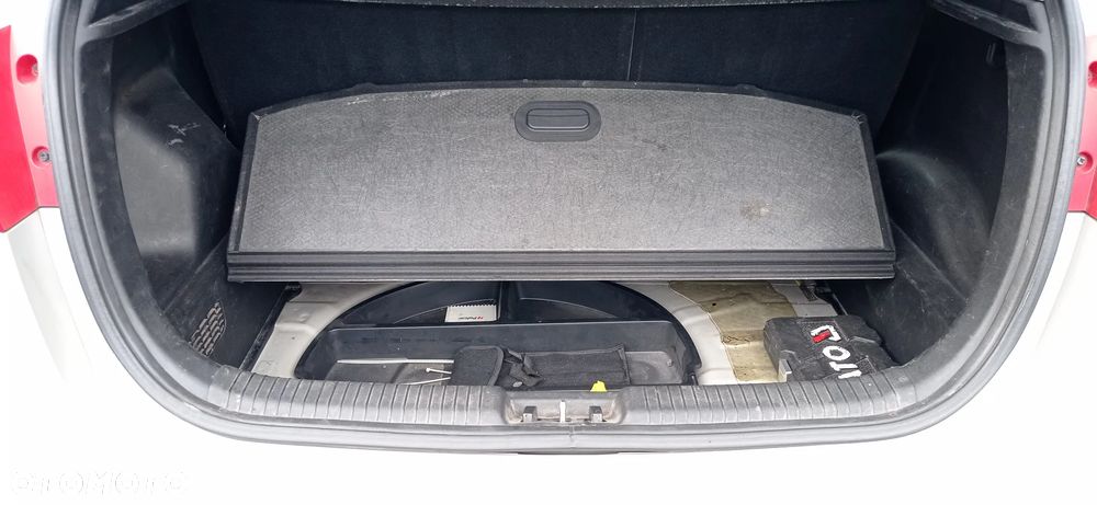 Kia Venga - 15