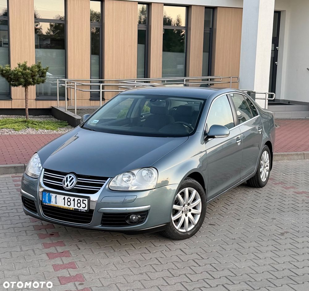 Volkswagen Jetta 1.6 FSI Comfortline - 20