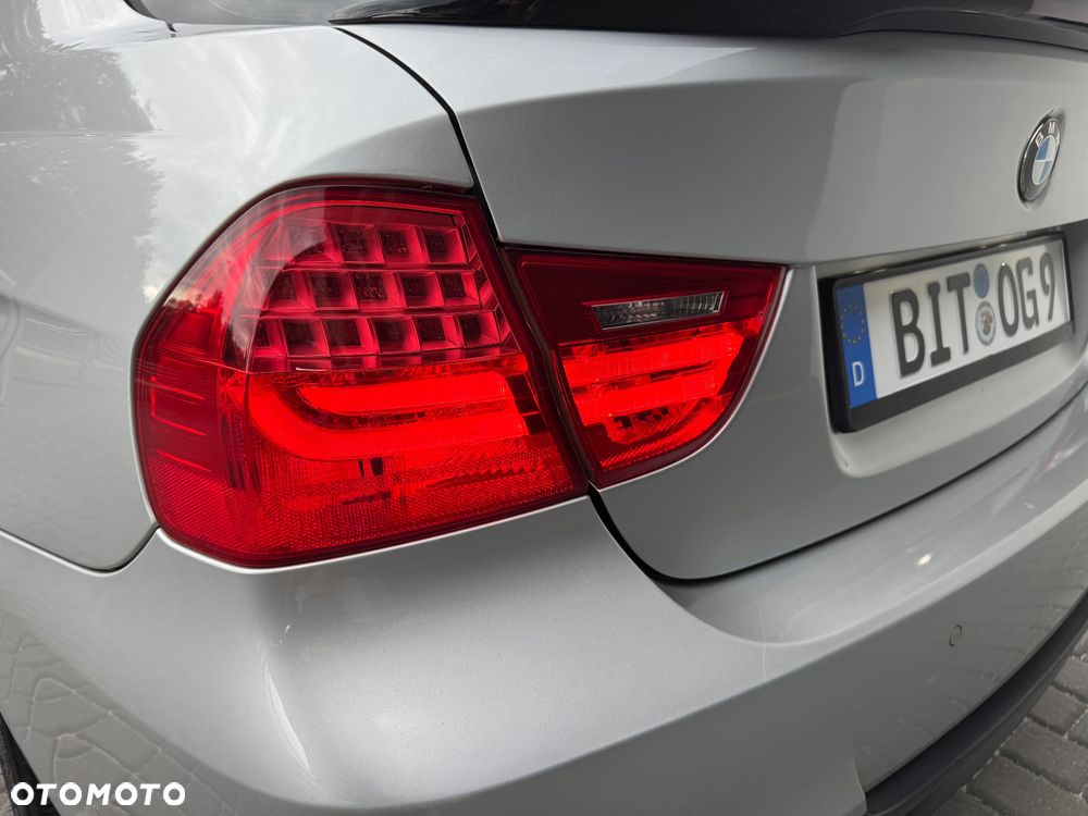 BMW Seria 3 318d M Sport EU6 - 32