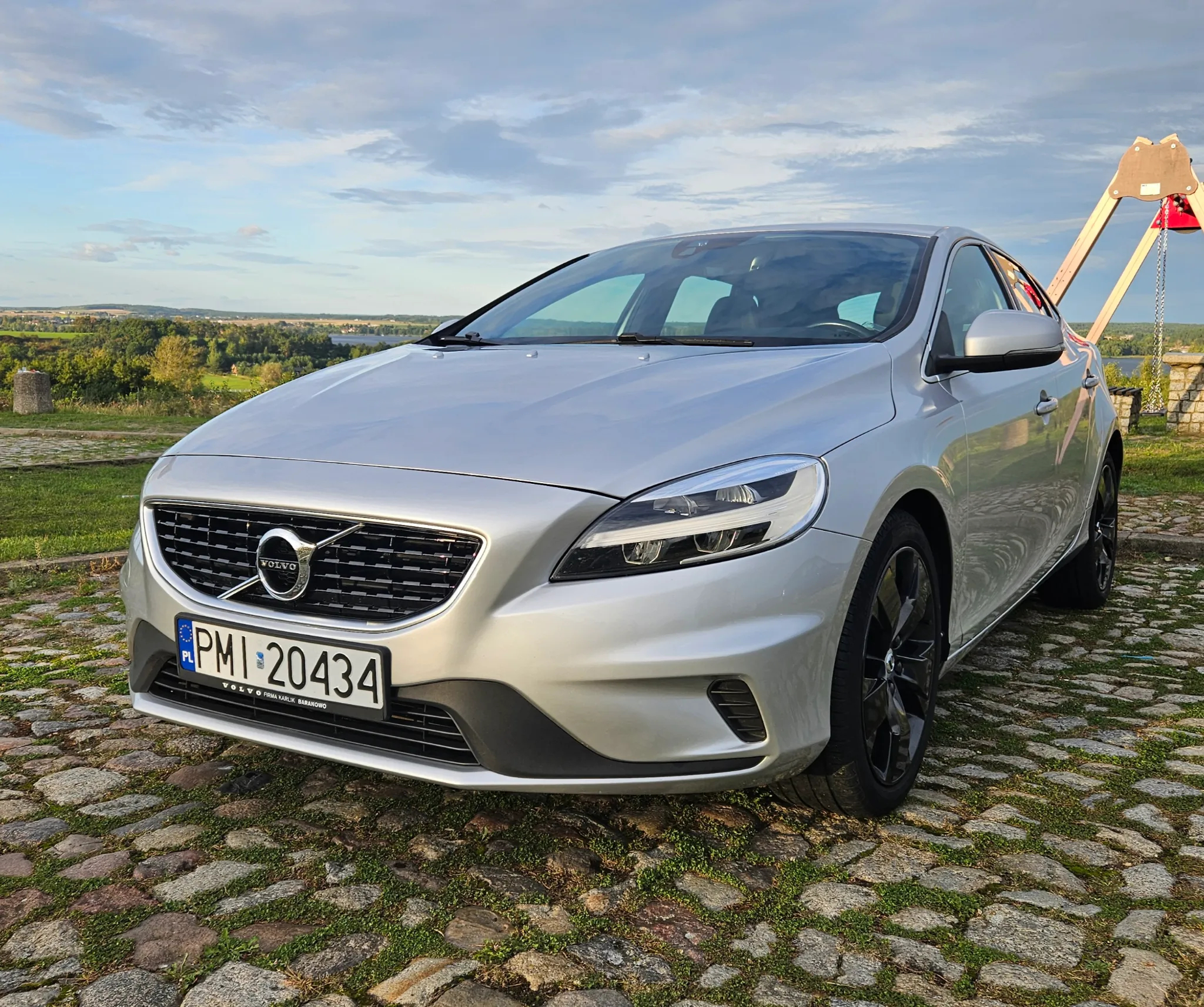 Volvo V40 D2 Drive-E R-Design Momentum - 6