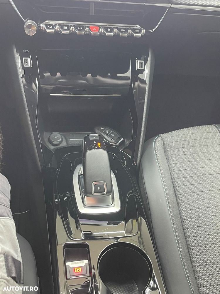 Peugeot 2008 PureTech 130 Stop&Start EAT6 Allure - 10