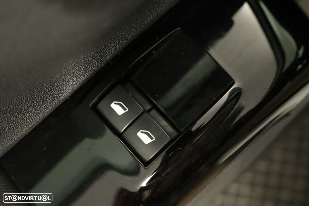 Citroën C3 1.2 PureTech C-Series - 18