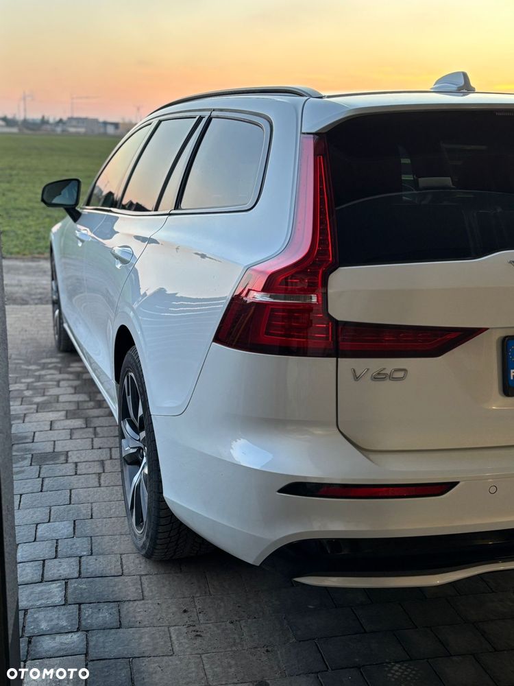 Volvo V60 B4 B Plus Dark - 5