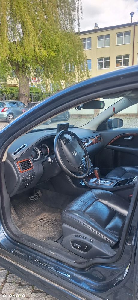 Volvo V70 3.2 Momentum - 6