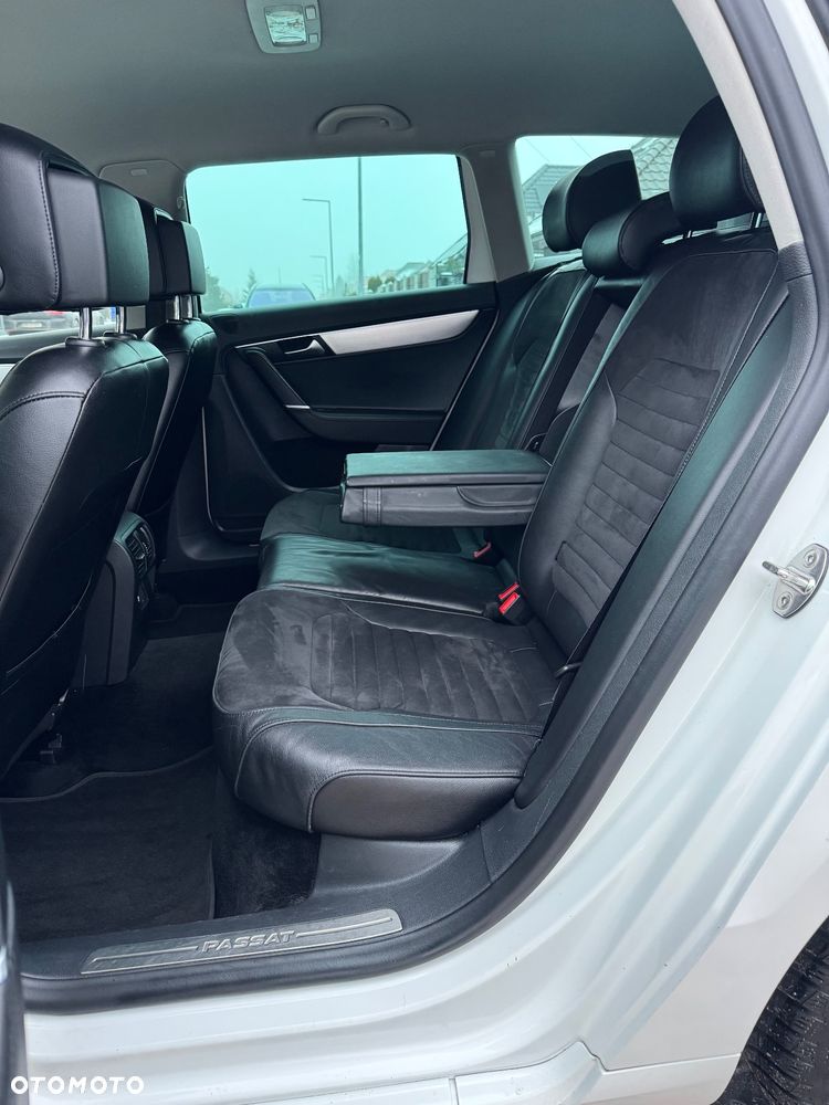 Volkswagen Passat Variant 2.0 TDI DSG BlueMotion Technology Highline - 20