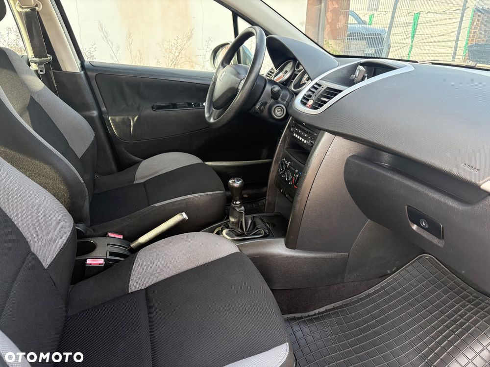 Peugeot 207 95 VTi Premium - 11