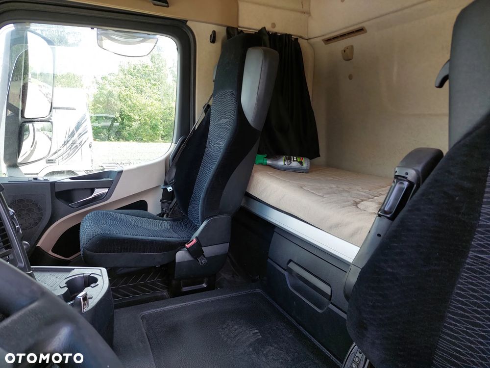 Mercedes-Benz ACTROS - 4