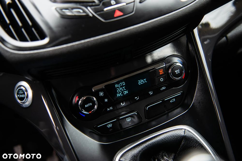 Ford Kuga 2.0 TDCi 4x4 Titanium - 36