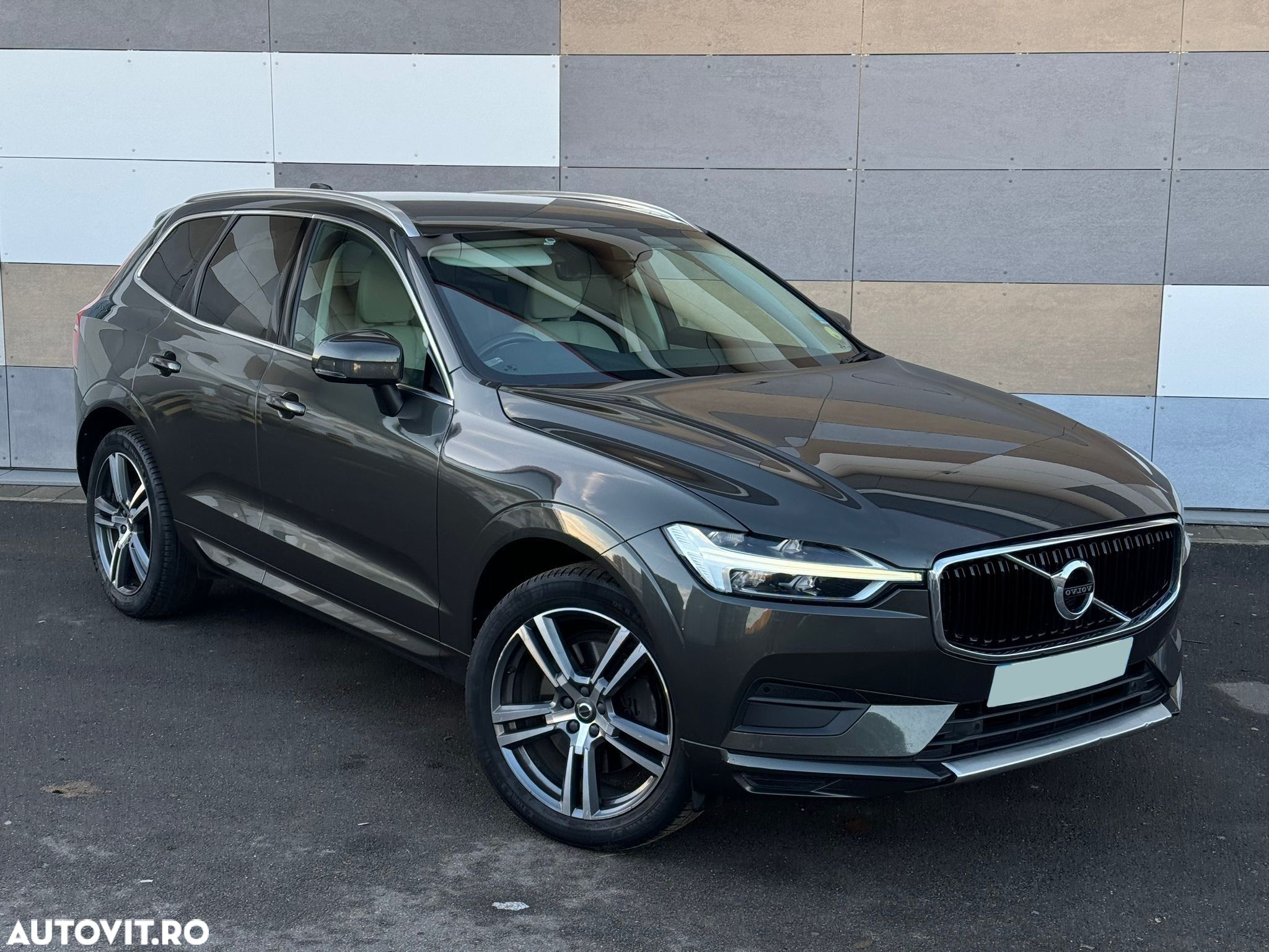 Volvo XC 60 B4 D Geartronic Momentum Pro - 1