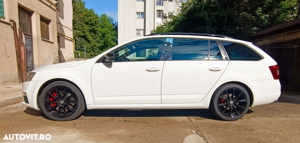 Skoda Octavia 2.0 TDI DSG RS - 4