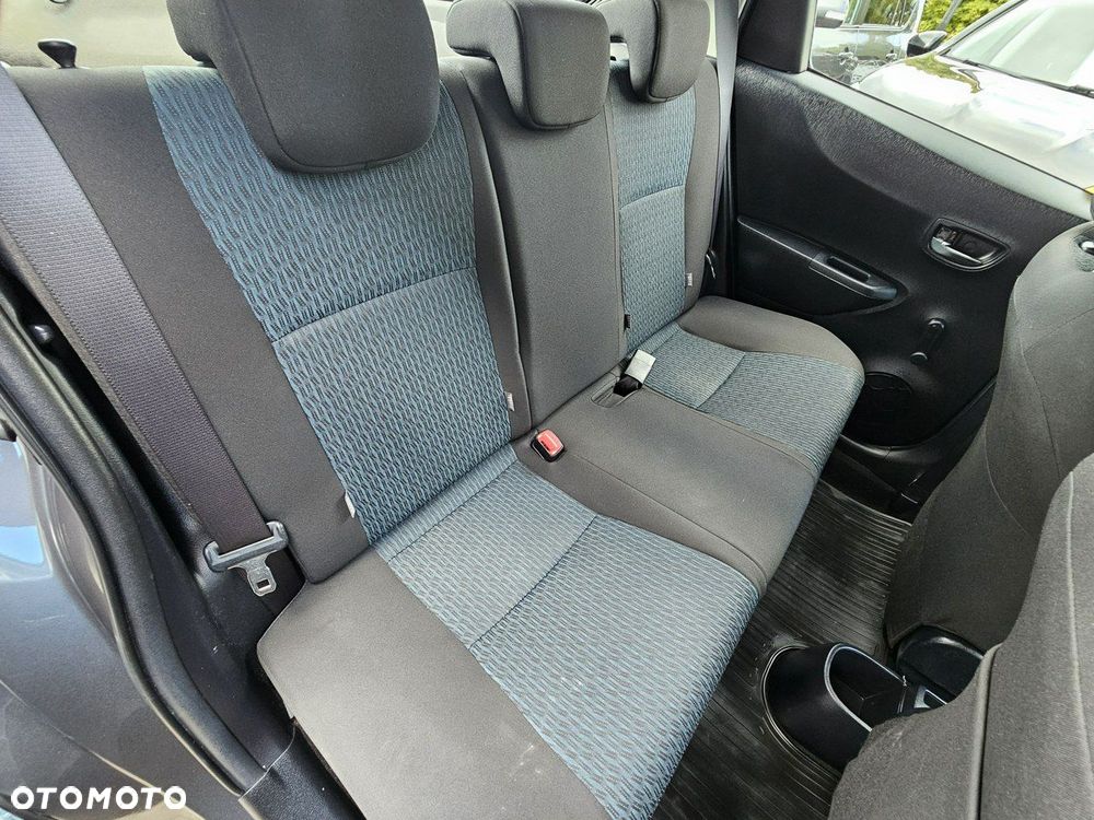 Toyota Yaris - 12