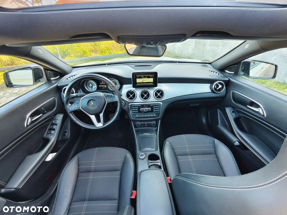 Mercedes-Benz CLA 200 7G-DCT - 8