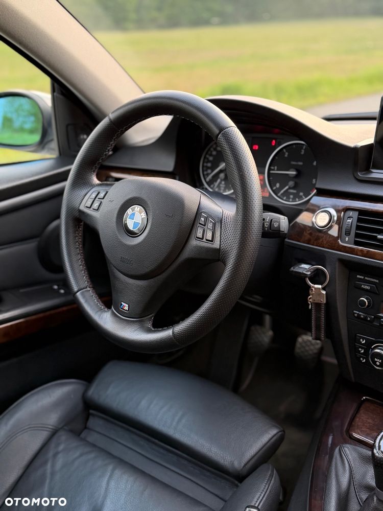 BMW Seria 3 320d - 14