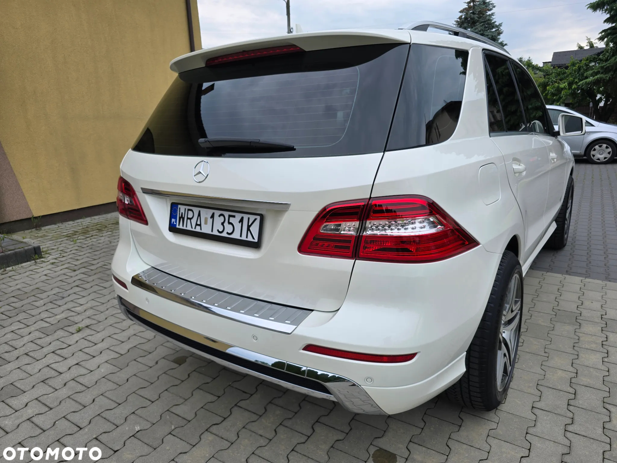Mercedes-Benz ML 350 4MATIC (BlueEFFICIENCY) 7G-TRONIC - 26
