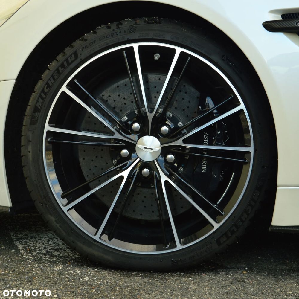 Aston Martin V12 Vanquish - 3