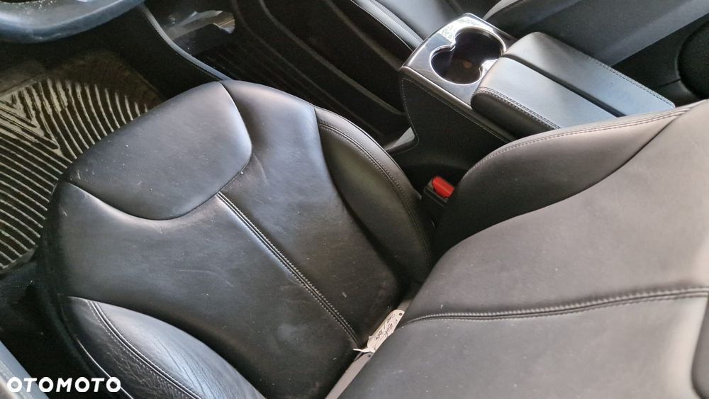 Fotele komplet Tesla Model S 14-16r. - 1