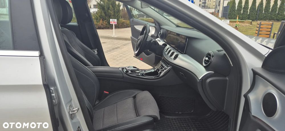 Mercedes-Benz Klasa E 220 d 4-Matic All-Terrain - 14