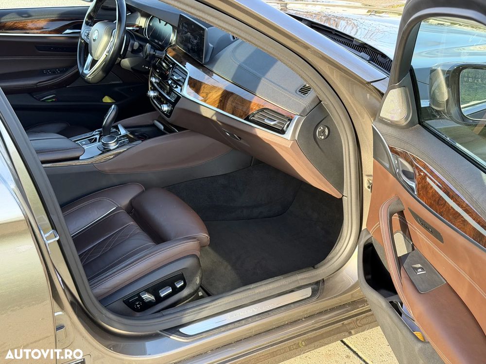 BMW Seria 5 530i AT - 17