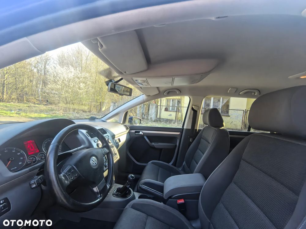 Volkswagen Touran 1.4 TSI STYLE - 23