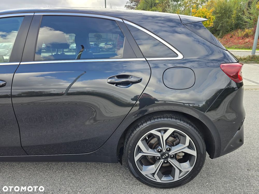 Kia Ceed - 33