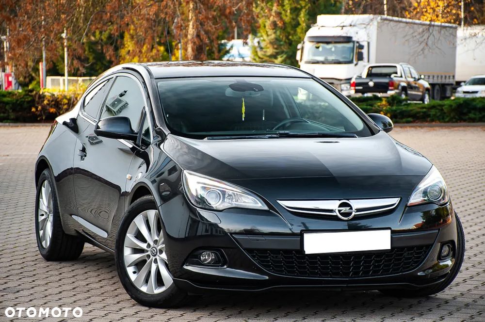 Opel Astra IV GTC 1.4 T Sport EU6 - 1