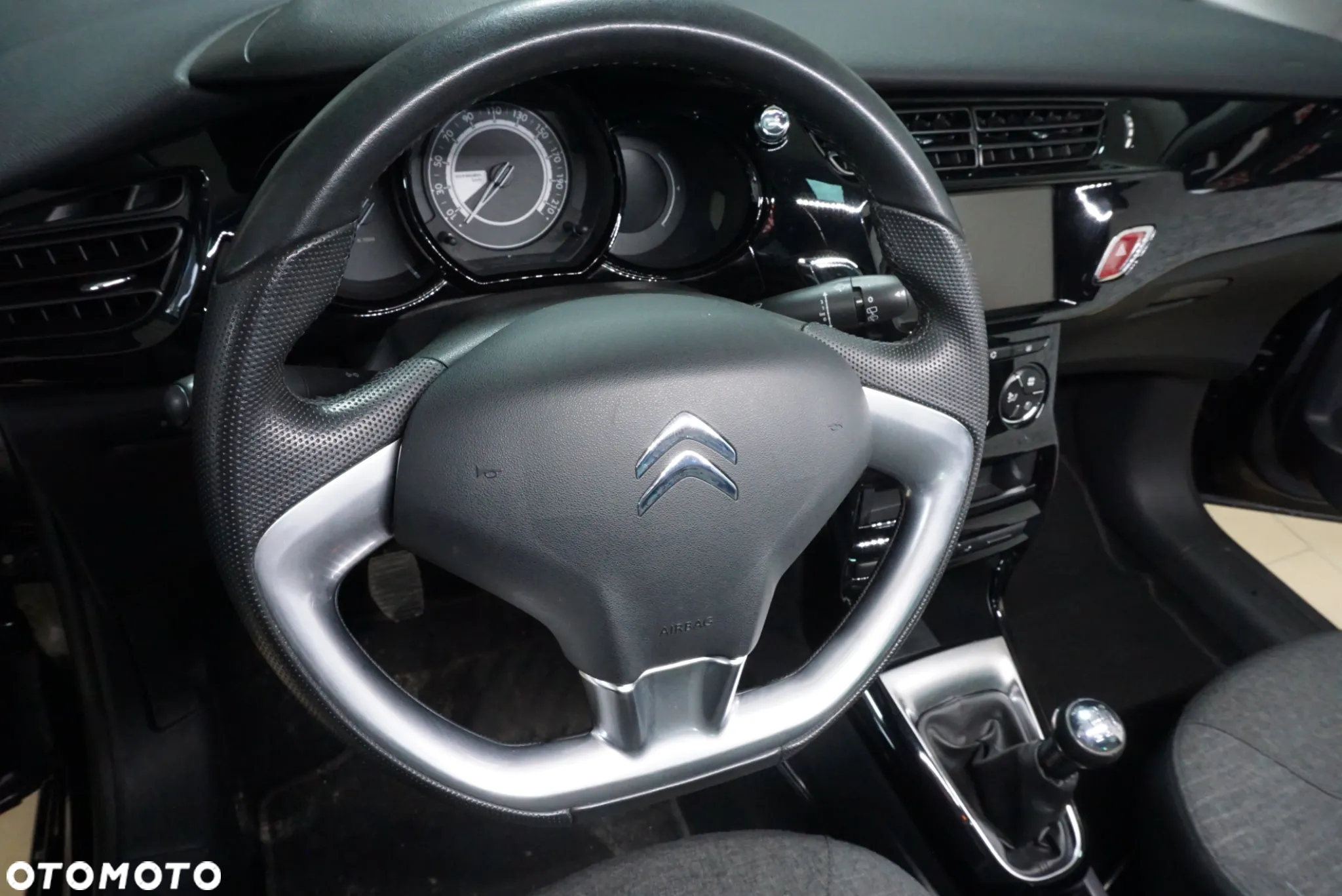 Citroën C3 1.6 BlueHDi Shine S&S - 30