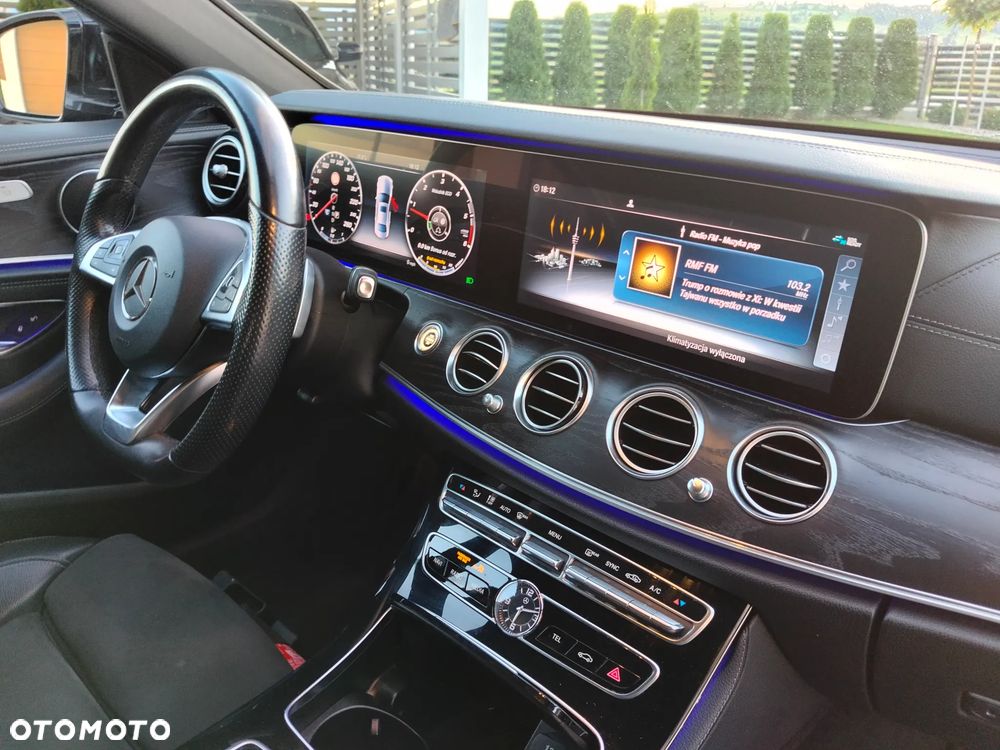 Mercedes-Benz Klasa E 220 d 4-Matic 9G-TRONIC - 30