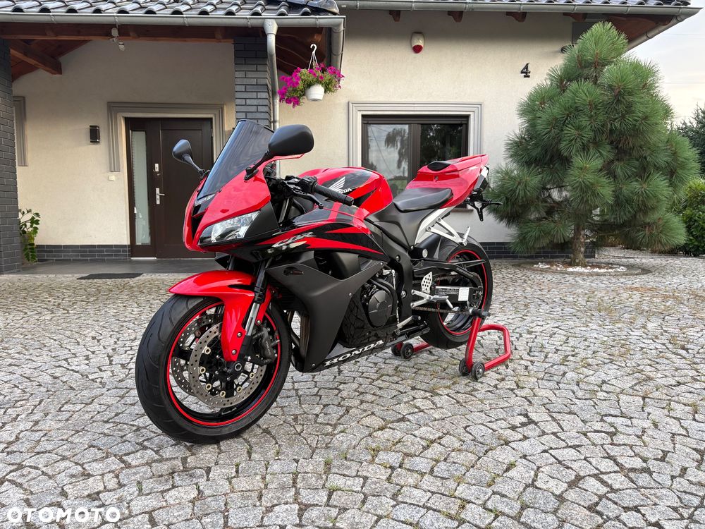Honda CBR - 1