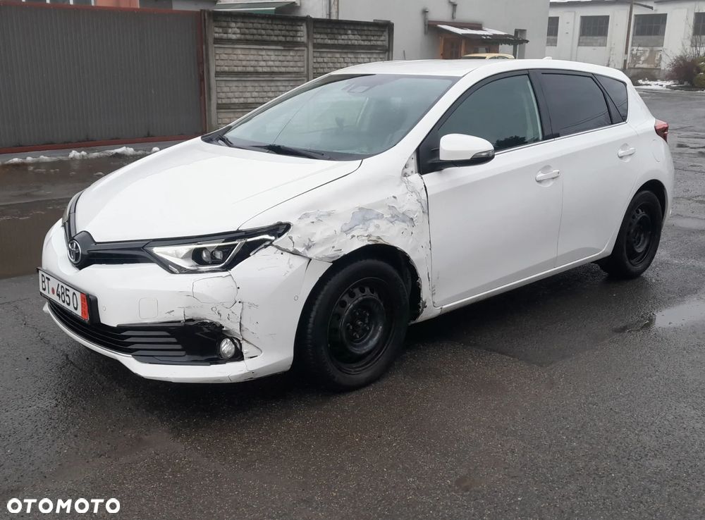 Toyota Auris 1.6 Premium Comfort - 4