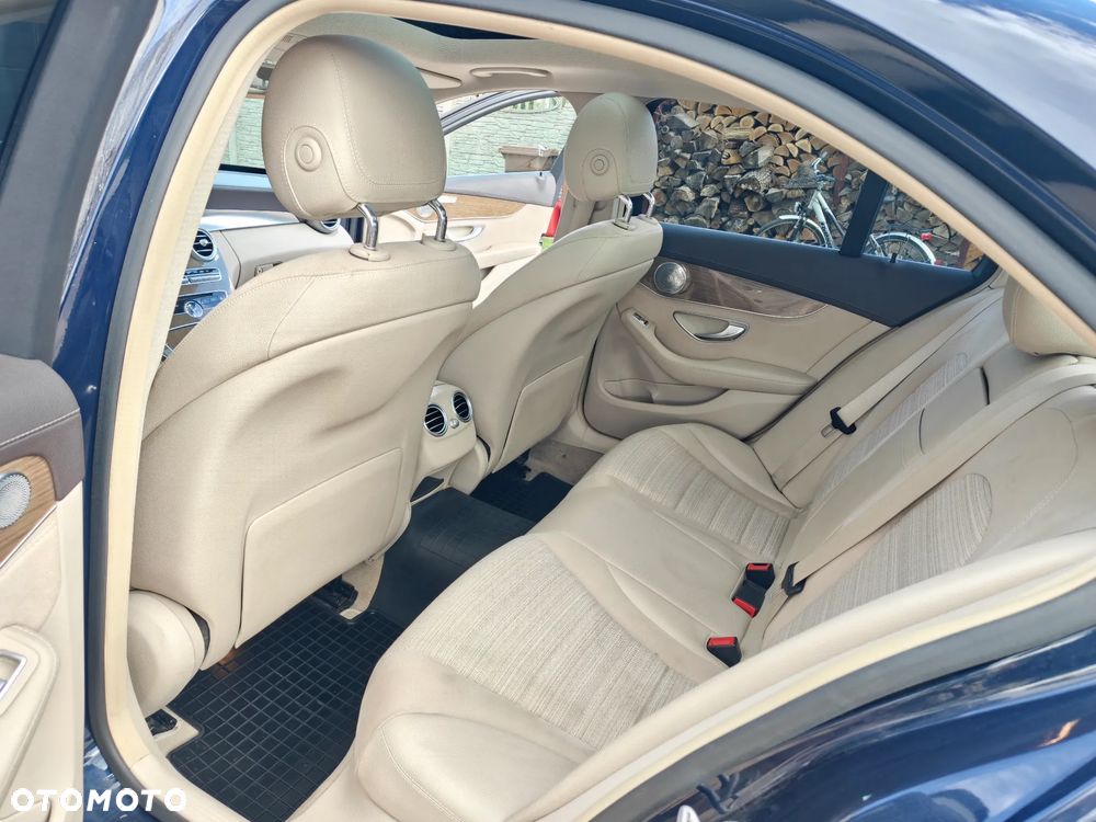 Mercedes-Benz Klasa C 250 (BlueTEC) d 4-Matic 7G-TRONIC - 32