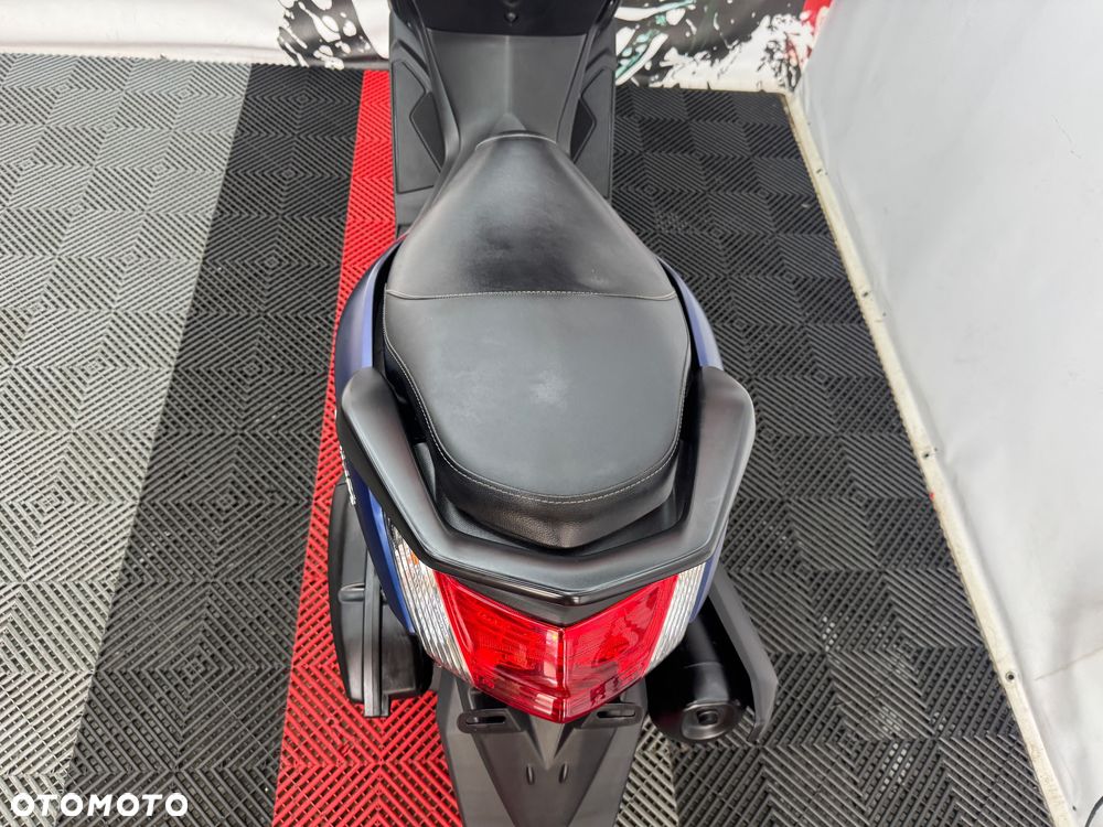 Yamaha NMAX - 19