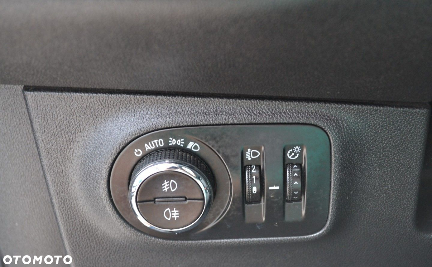 Opel Corsa 1.4 Cosmo - 26
