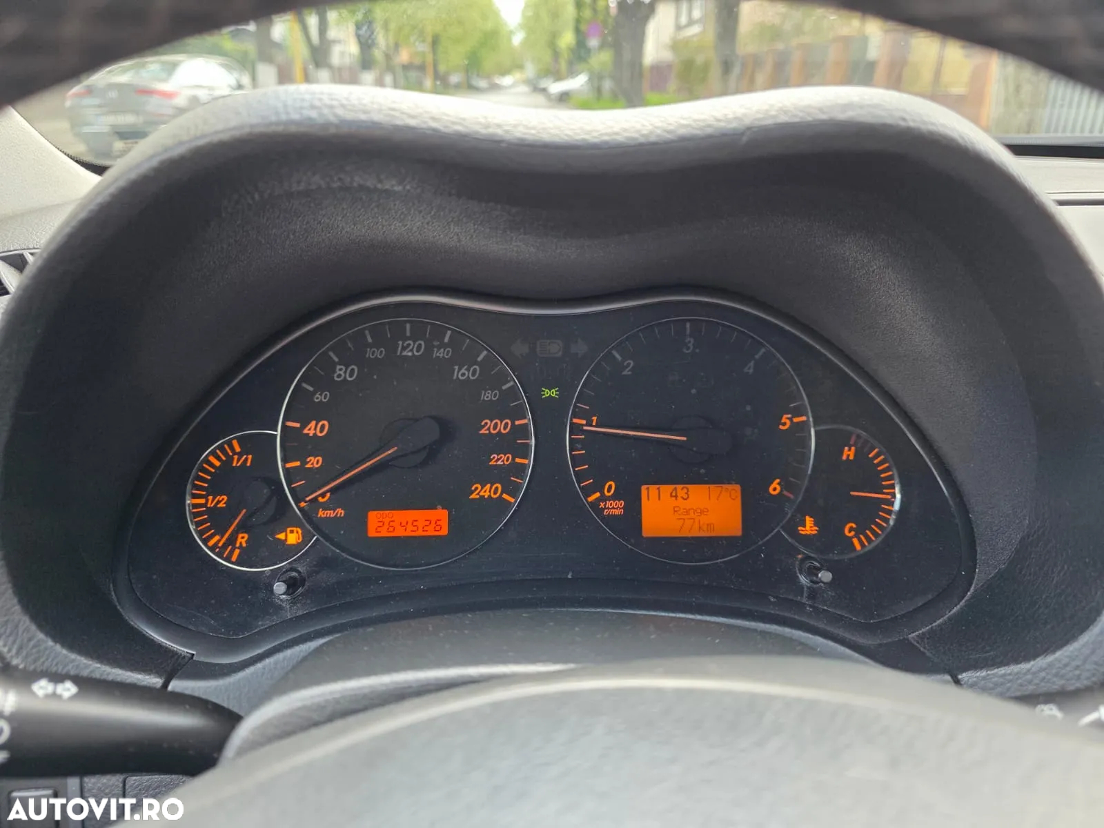 Toyota Avensis - 16