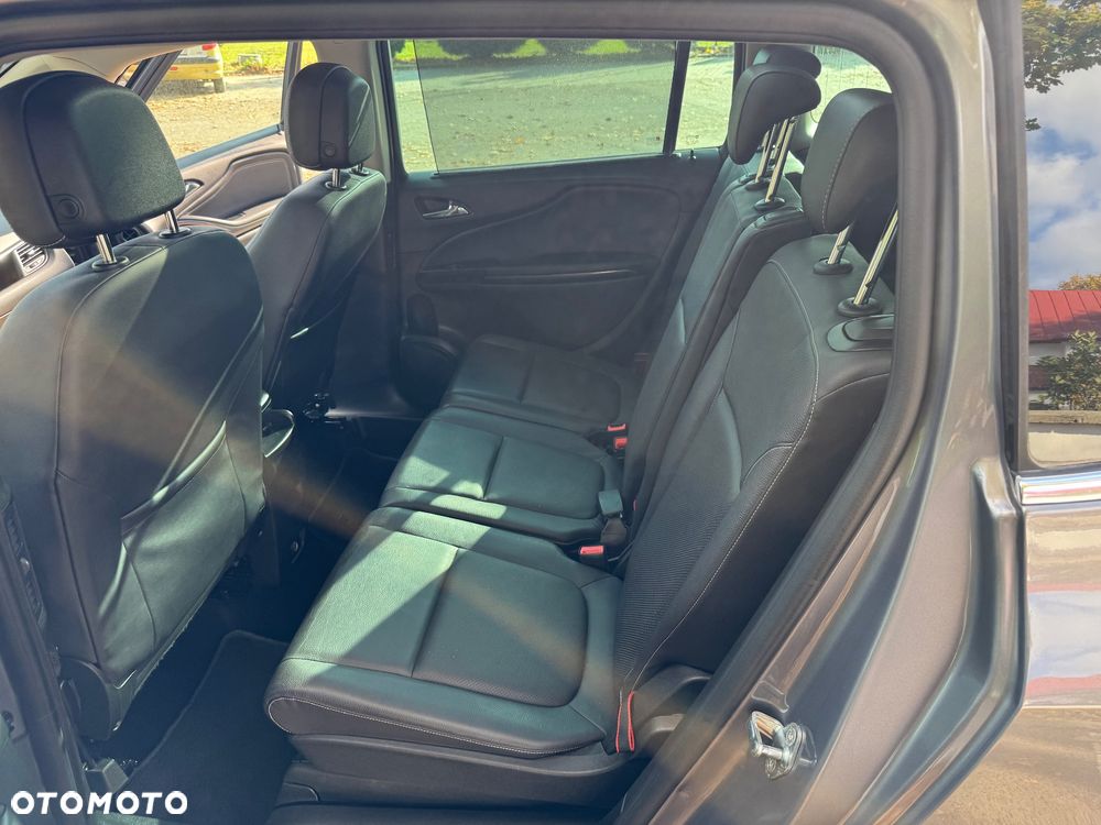 Opel Zafira 2016