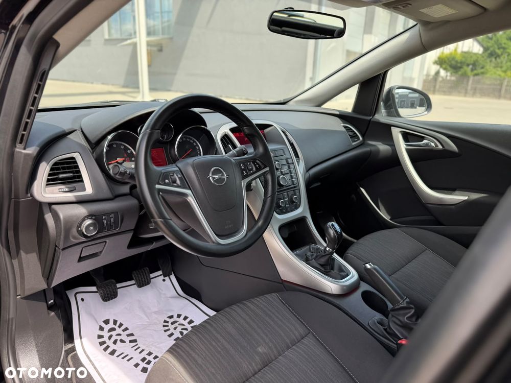 Opel Astra 1.4 150 Jahre - 12