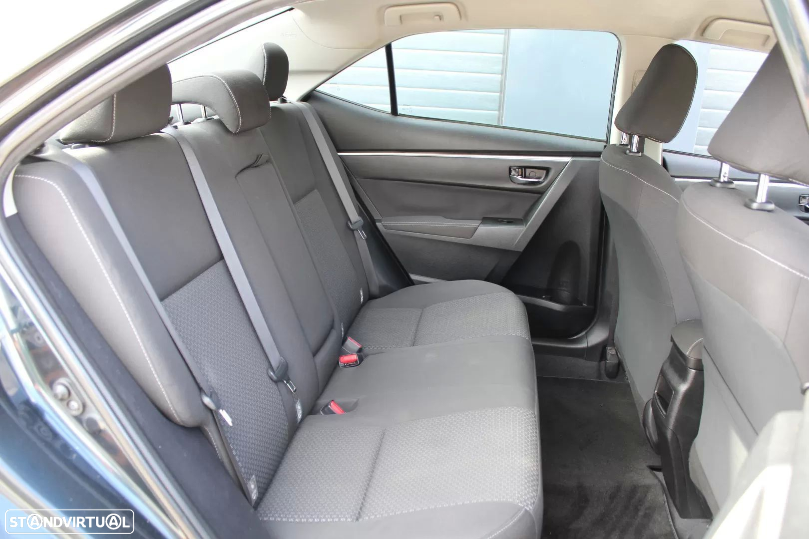 Toyota Corolla 1.4 D-4D Exclusive - 13
