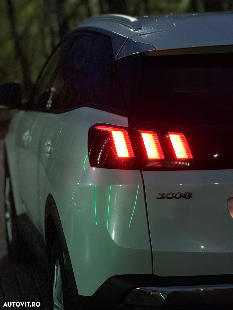 Peugeot 3008 1.2 PureTech Turbo S&S EAT8 Allure - 3