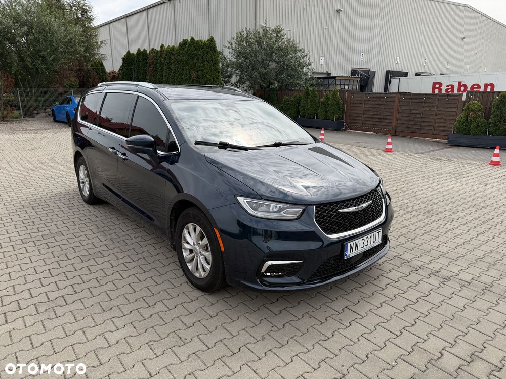 Chrysler Pacifica - 20