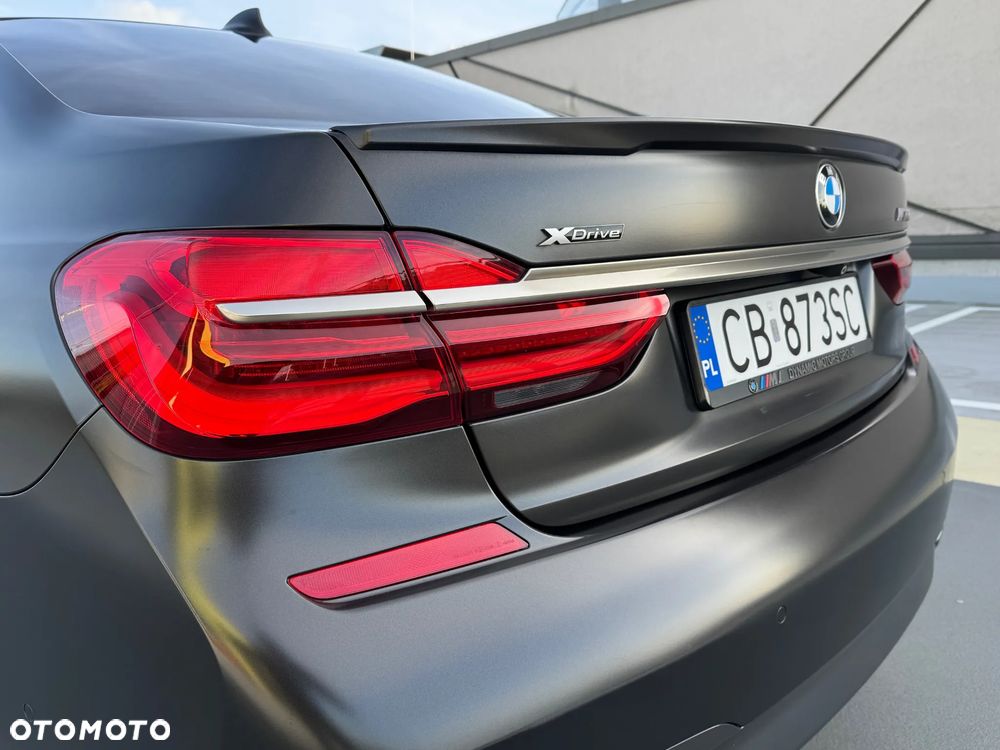 BMW Seria 7 M760Li xDrive - 10