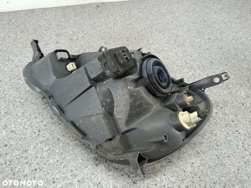 LAMPA PRZÓD PRAWA TOYOTA YARIS I FL 20-A353 TYC - 10