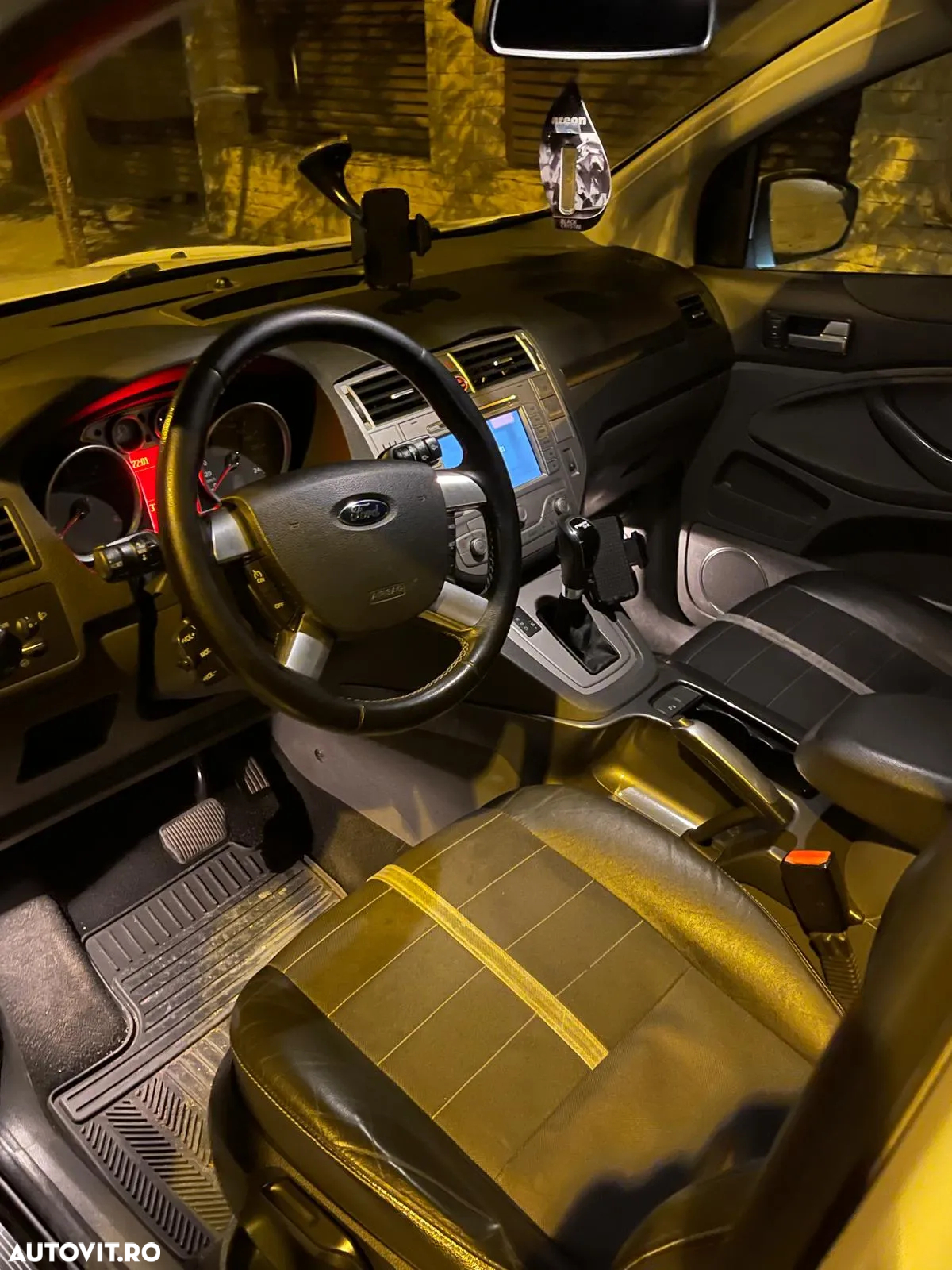 Ford Kuga 2.0 TDCi 4WD Powershift Titanium - 8