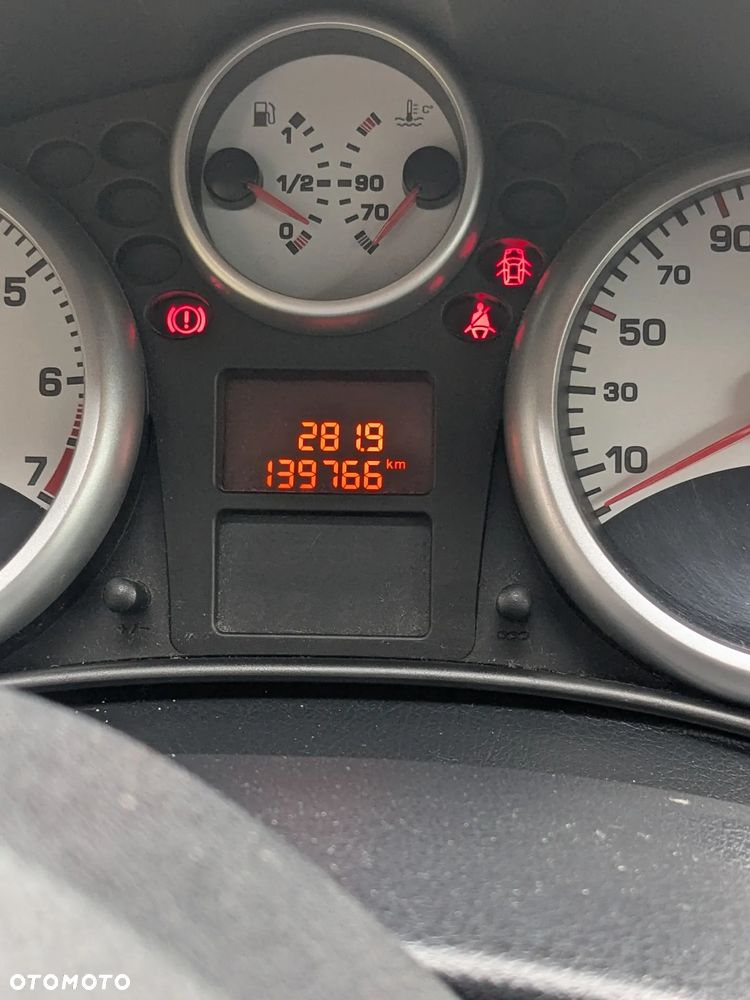 Peugeot 207 1.4 16V Trendy - 6