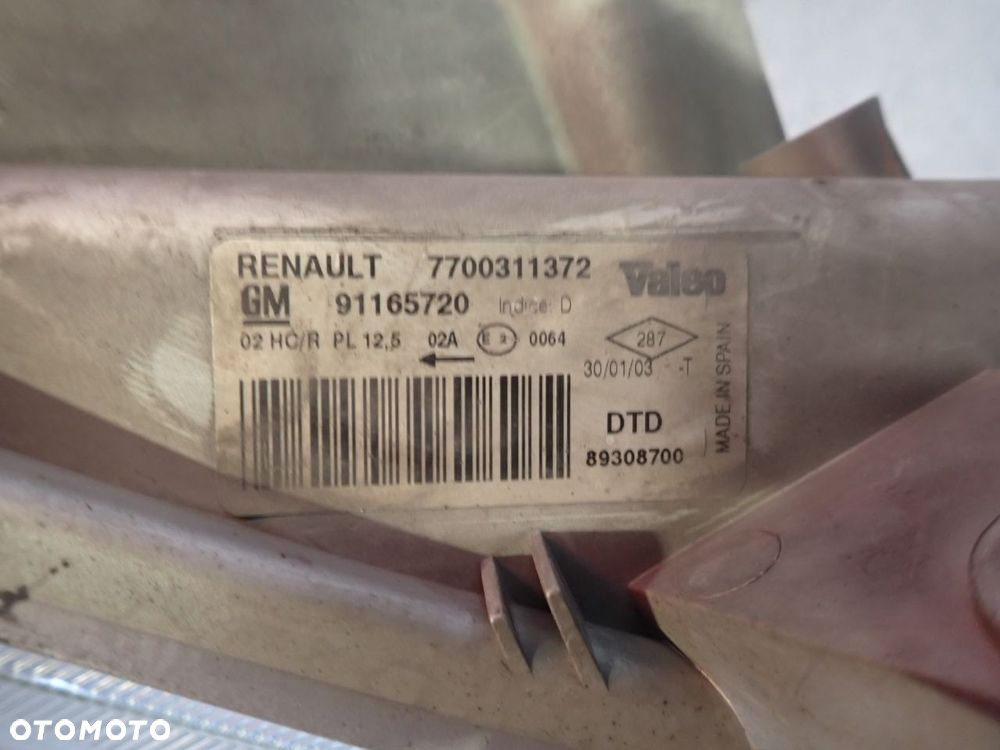 LAMPA PRAWA PRZEDNIA RENAULT TRAFIC II 1.9 - 4