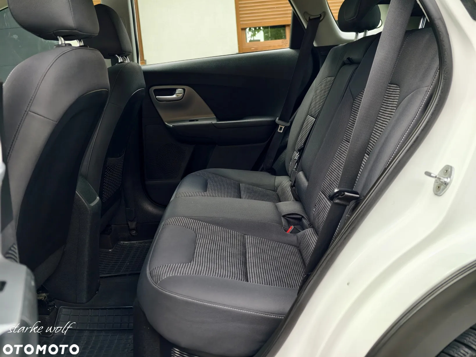 Kia Niro 1.6 GDI Hybrid L Business Line - 11