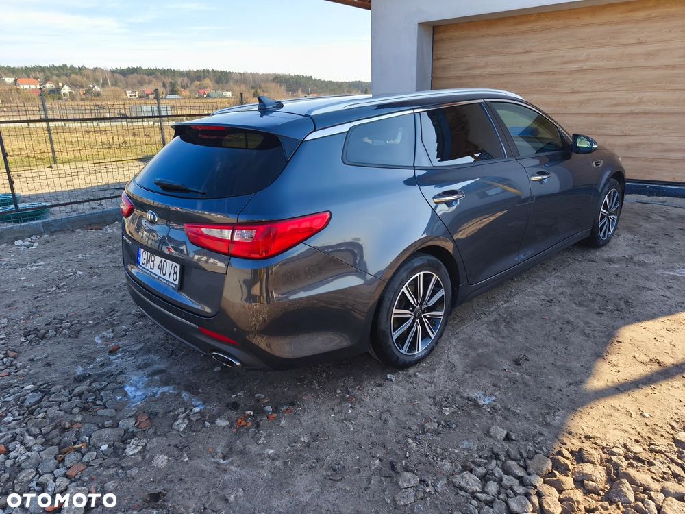 Kia Optima 2.0 L - 5