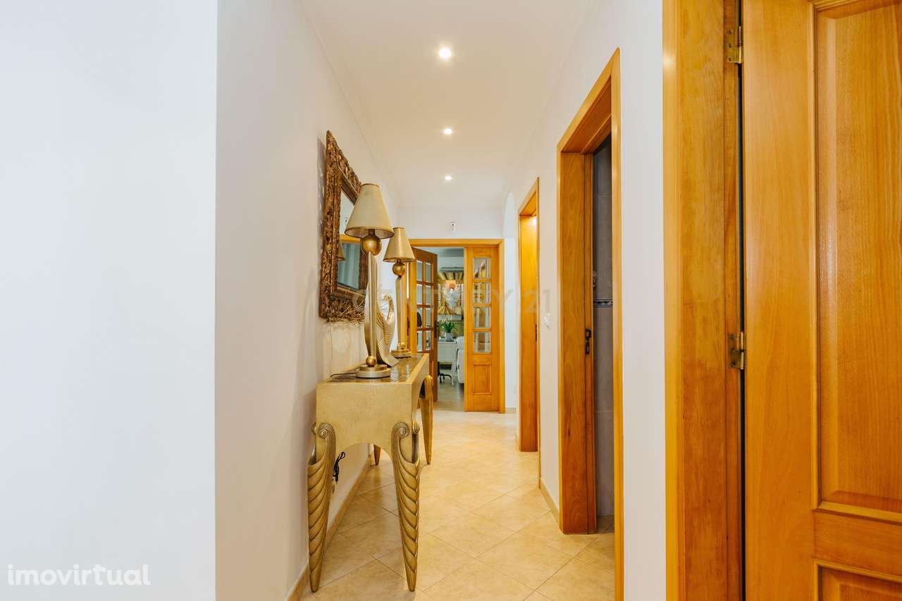 Moradia T4 em Santo António da Charneca, Barreiro - Grande imagem: 4/60