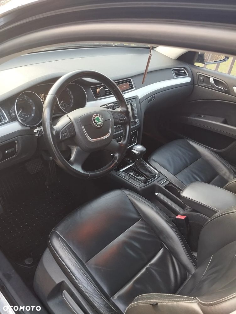 Skoda Superb 1.8 TSI Comfort DSG - 5